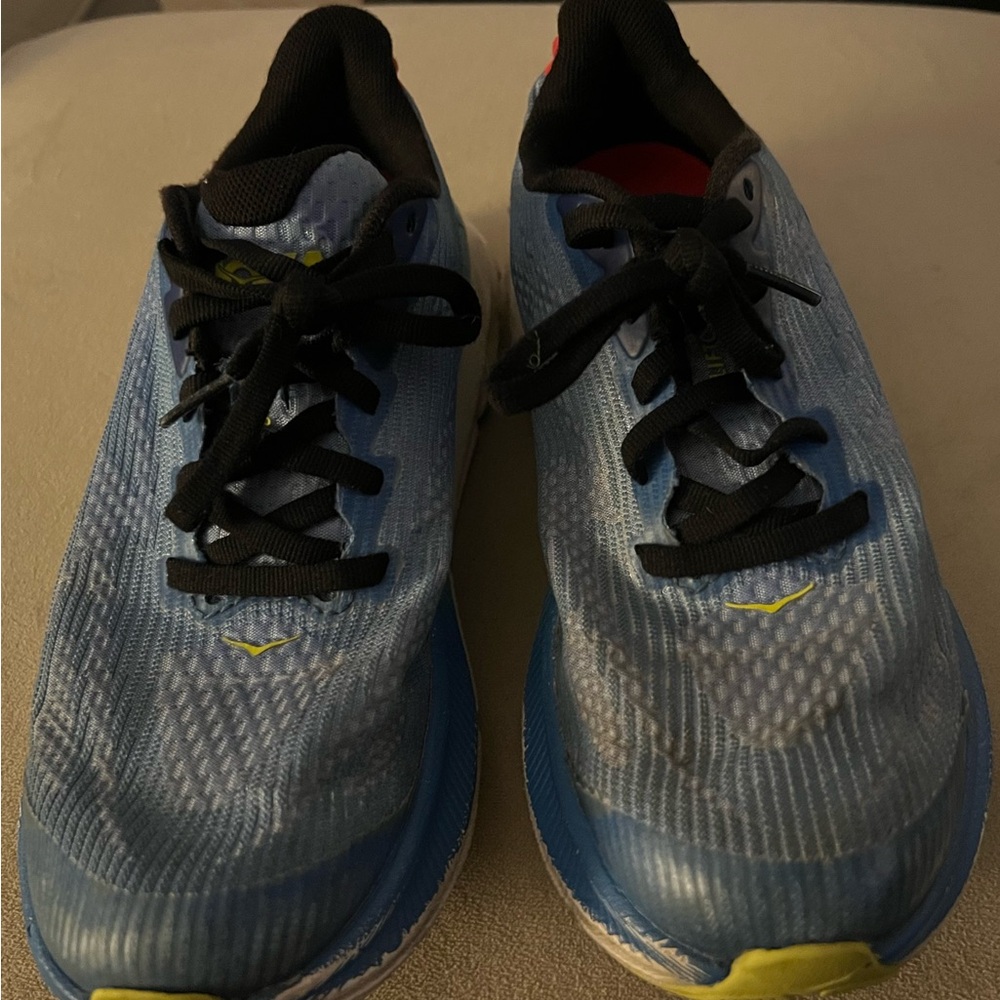 Hoka Kids Clifton 9 Sneakers in Blue; size 4